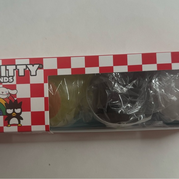 New Sanrio & Friends Squishy Sensory Balls-Hello Kitty Badtz-maru Cinnamoroll - Picture 6 of 8